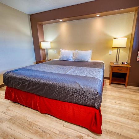 Budget Inn Далз Екстериор снимка