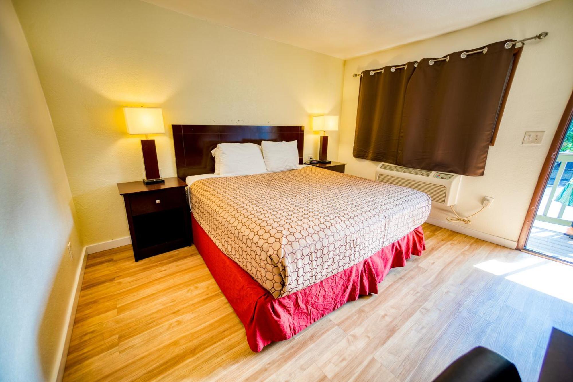 Budget Inn Далз Екстериор снимка