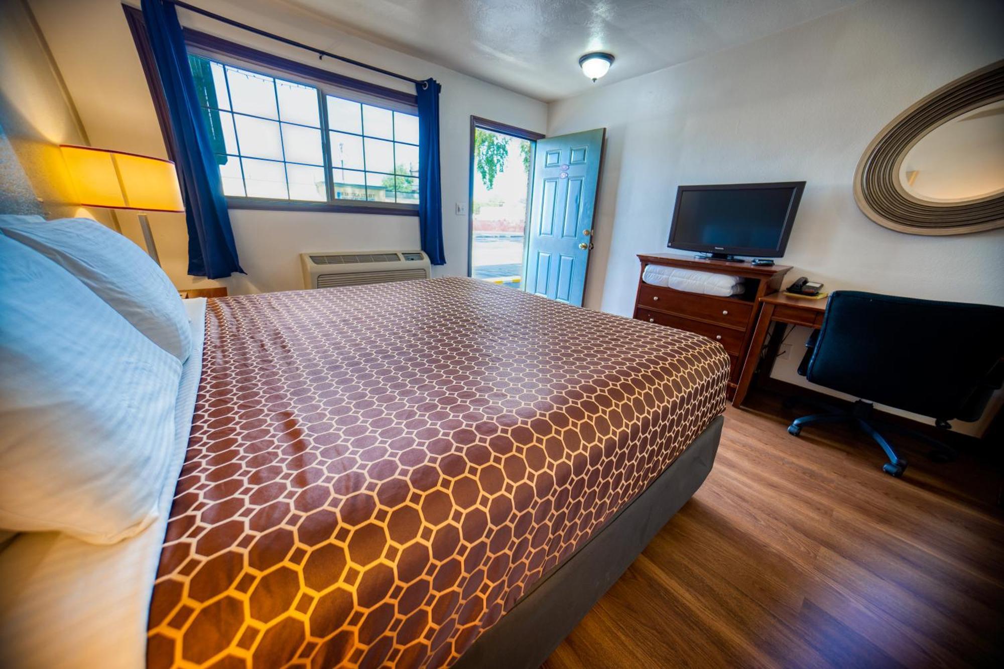 Budget Inn Далз Екстериор снимка