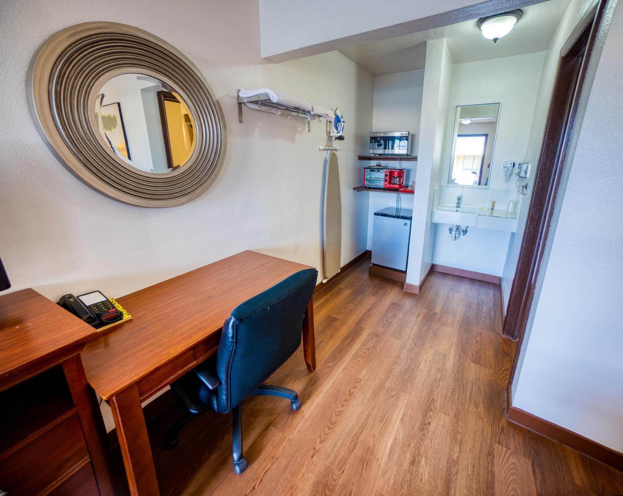Budget Inn Далз Екстериор снимка